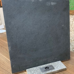PEDRA ARDÓRIA NERO 42X42 CM